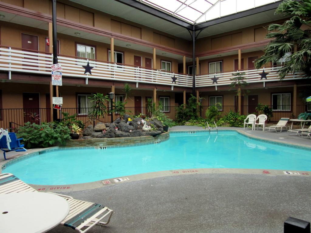 Budget Host Inn Arlington Exterior photo